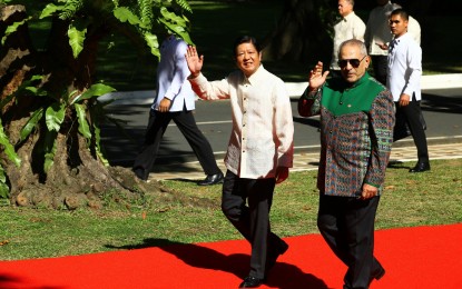 <p><strong>DIRECT FLIGHTS.</strong> President Ferdinand R. Marcos Jr. and Timor-Leste President José Ramos-Horta during arrival honors at the Malacañan Palace grounds in Manila on Friday (Nov. 10, 2023). Marcos and Ramos-Horta, in a bilateral meeting, discussed the possible establishment of direct flights between Manila and Dili, as well as the mechanisms for the management of South China Sea tensions. <em>(PNA photo by Joan Bondoc)</em></p>