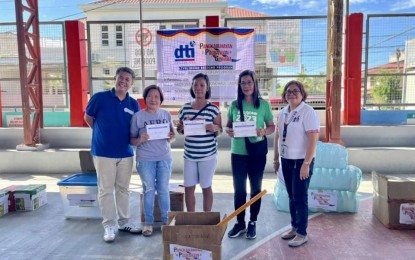 Ilocos Norte MSMEs receive livelihood kits 
