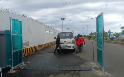 3 Negros LGUs get vehicle disinfection facilities from DA
