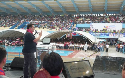 <p><strong>SERBISYO CARAVAN.</strong> House of Representatives Speaker Ferdinand Martin G. Romualdez leads the launching of President Ferdinand R. Marcos Jr.’s Bagong Pilipinas Serbisyo Fair (BPSF) at the Isabela Sports Complex in Ilagan City, Isabela on Saturday (Nov. 25, 2023). The BPSF is expected to bring PHP500 million worth of programs and cash assistance to Isabela residents from Nov. 25 to 26. <em>(Photo courtesy of Speaker’s office)</em></p>