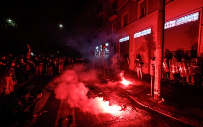 <div dir="auto"><strong>CONDEMN INTIMIDATION</strong>.</div>
<div dir="auto">Italy's Prime Minister Giorgia Meloni says PD, M5S and CGIL trade union must take a stand. This, after protestors threw bottles and flares at the headquarters of Pro Vita & Famiglia in Rome during last Saturday's march  to mark the International Day for the elimination of Violence Against Women. <em>(ANSA)</em></div>