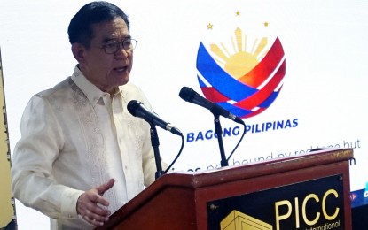 <p><strong>ONLINE LIBRARY.</strong> Anti-Red Tape Authority (ARTA) Director General Secretary Ernesto Perez delivers his remarks during the 2023 Ease of Doing Business Convention at the Philippine International Convention Center in Pasay City on Wednesday (Nov. 29, 2023). In a media interview, Perez said ARTA is hoping to roll out for public use its online library for business-related Philippine laws and regulations in early 2024.<em> (PNA photo by Ben Briones)</em></p>