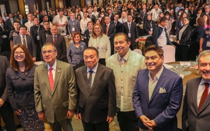 <p><strong>SUMMIT.</strong> Supreme Court Chief Justice Alexander Gesmundo (3rd from left), Speaker Martin Romualdez (5th from left), Senate President Juan Miguel Zubiri (right), and other stakeholders during the Jail Decongestion Summit at the at the Diamond Hotel on Wednesday (Dec. 6, 2023). The summit aims to craft solutions to overpopulation in the country's jails and prisons. <em>(PNA photo by Rey Baniquet)</em> </p>