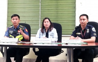<p><strong>HOLIDAY REMINDERS.</strong> Lt. Col. Zacarias Dausen (leftmost), chief of the Baguio City Police Office - Traffic Enforcement Unit, shares during a media briefing on Wednesday (Dec. 13, 2023) the measures to address the expected traffic congestion during the holidays due to the influx of tourists. He encouraged the public to enjoy the city’s cool weather by walking, rather than getting caught in traffic or stalled due to lack of parking areas. <em>(PNA photo by Liza Agoot)</em></p>