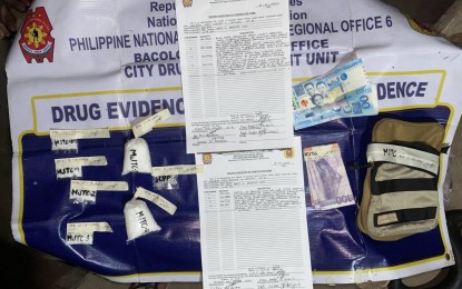 <p><strong>ILLEGAL DRUGS</strong>. A total of PHP1.57 million worth of shabu was recovered by operatives of Bacolod City Police Office City Drug Enforcement Unit in a buy-bust at Purok Sigay, Barangay 2 on Friday (Dec. 15, 2023). The suspects were identified as Michael John Tabara, a high-value individual, and his companion Janclyde Pillora. <em>(Photo courtesy of Bacolod City Police Office)</em></p>