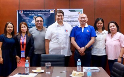 <p><strong>PARTNERSHIP.</strong> Surigao City Mayor Pablo Yves Dumlao II (4th from left) and DOLE-13 (Caraga) Regional Director Joffrey Suyao (3rd from right) pose with other officials after signing a memorandum of agreement on Wednesday (Dec. 20, 2023) for the Kabuhayan Program in the city. The program, with a budget of PHP4.1 million, is seen to promote more employment opportunities in the locality. <em>(Photo courtesy of Surigao CIO)</em></p>