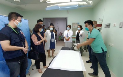 <p><strong>READINESS</strong>. Department of Health officials check the readiness of the Eastern Visayas Medical Center to treat firecracker-related injuries on Friday (Dec. 22, 2023). The activity is part of the "Iwas Paputok" campaign. <em>(PNA photo by Roel Amazona)</em></p>