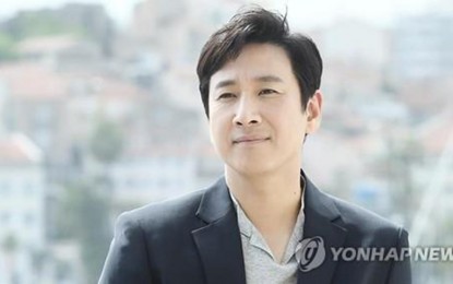 <p>This image of actor Lee Sun-kyun is provided by CJ Entertainment. (PHOTO NOT FOR SALE) <em>(Yonhap)</em></p>