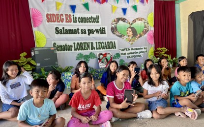 'Small' Ilocos Norte school gets internet boost