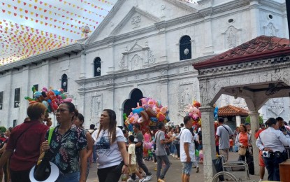 <p><strong>HIGH ALERT.</strong> Devotees flock to the Basilica Minore del Sto. Niño just as Cebu is preparing for the nine-day Novena Masses leading to the Fiesta Señor on Jan. 21, 2024. PRO-7 spokesperson, Lt. Col. Gerard Ace Pelare on Friday (Jan. 5, 2024) said the police in Central Visayas are on heightened alert for the feast. <em>(PNA photo by John Rey Saavedra)</em></p>