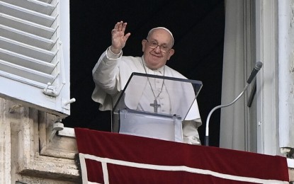Pope calls for global ban on surrogacy