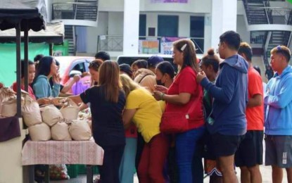 Kidapawan LGU continues selling P25 per kilo rice to residents