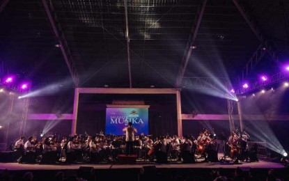 <p><strong>SERENADE.</strong> The Philippine Philharmonic Orchestra (PPO) performs at the Iloilo Convention Center as part of its outreach program on Jan.13, 2023. The PPO returns to Iloilo City to serenade Ilonggos with their classical and contemporary music on Friday (Jan. 19, 2024), ahead of the start of the weeklong celebration of the 2024 Dinagyang Festival. (<em>File photo courtesy of Jerry P. Treñas/Iloilo City Government FB page)</em></p>