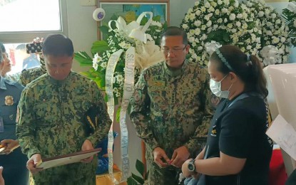 PNP chief honors fallen, wounded cops in Samar clash