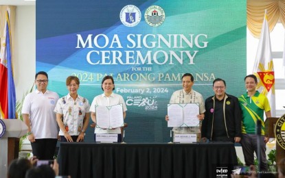<p><strong>PALARO HOSTING.</strong> Vice President and Education Secretary Sara Duterte-Carpio (3rd from left) and Cebu City Mayor Michael Rama (3rd from right) pose after signing a memorandum of agreement (MOA) to ensure the intensive preparation for the 2024 Palarong Pambansa, in a ceremony at the Cebu City Hall Executive Building on Friday (Feb. 2, 2024). Cebu City will be hosting the annual tournament for elementary and high school students for the third time. <em>(Photo courtesy of DepEd)</em></p>