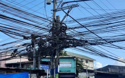 Tulfo wants probe into road accidents caused by hanging wires
