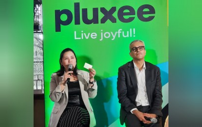 <p><strong>GIFT CREDITS.</strong> Pluxee Philippines managing director Sharon Velasco (left) and country chief executive officer Mert Cetin at their company’s press launch in Poblacion, Makati City on Tuesday (Feb. 6, 2024). Pluxee, formerly Sodexo, has expanded to digital gifting.<em> (PNA photo by Kris M. Crismundo)</em></p>