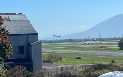 <div class="xdj266r x11i5rnm xat24cr x1mh8g0r x1vvkbs x126k92a">
<div dir="auto"><strong>MEASURING AIR QUALITY.</strong> The NASA DC-8 Airborne Science Laboratory takes off from Clark Airport in Pampanga on Thursday (Feb. 8, 2024). The aircraft will make four low-altitude flights between Feb. 5 and 14 to investigate the atmosphere of Metro Manila and surrounding regions. <em>(Photo courtesy of DENR Facebook page)</em></div>
</div>