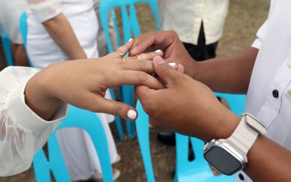 Bicolanos divided over absolute divorce bill