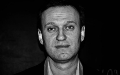 Shed full light on Navalny death, says Meloni 