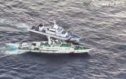 <p><strong>DANGEROUS MANEUVER.</strong> The Philippine Coast Guard's (PCG) BRP Sindangan (MRRV-4407) and China Coast Guard vessel 21555 moments before a collision on Tuesday (March 5, 2024) at the West Philippine Sea that resulted in minor structural damage to the Philippine vessel. The PCG on Wednesday (March 6) said such transparency efforts have been successful at rallying international support but have not stopped China from choosing such actions. <em>(Screengrab of PCG video)</em></p>
