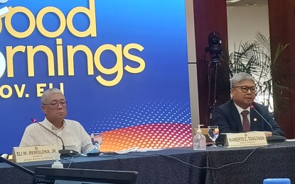 <p><strong>DIGITAL TRANSFERS.</strong> Bangko Sentral ng Pilipinas (BSP) Governor Eli Remolona Jr. (left) and Deputy Governor for Payments and Currency Management Sector Mamerto Tangonan answer questions in a press chat at the BSP headquarters in Manila on Wednesday (March 6, 2024). The central bankers shared that the ASEAN Nexus Platform will be online in July 2026. <em>(PNA photo by Kris M. Crismundo)</em></p>