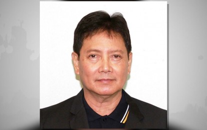 <p><strong>OFFICER-IN-CHARGE</strong>. Agriculture Secretary Francisco Tiu Laurel Jr. designates former Assistant Administrator for Finance and Administration Piolito Santos as the new officer-in-charge of the National Food Authority on Wednesday (March 6, 2024). Santos said all other positions affected in the preventive suspension order against 139 officials and employees have already been filled. <em>(Photo courtesy of DA)</em></p>