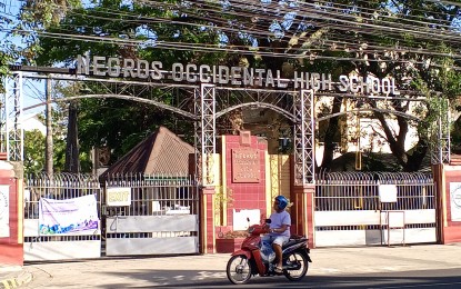 <p><strong>EXTREME HEAT</strong>. The Negros Occidental High School in Bacolod City suspends face-to-face classes on Monday (March 11, 2024) upon the directive of Mayor Alfredo Abelardo Benitez due to intense heat. The heat index in Negros Occidental on Monday was 41 degrees celsius, based on the forecast of the Philippine Atmospheric, Geophysical and Astronomical Services Administration.<em> (PNA photo by Nanette L. Guadalquiver)</em></p>
