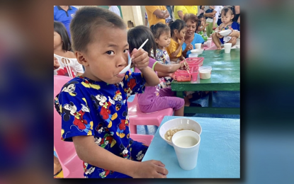 <p><strong>CURBING MALNUTRITION.</strong> Some of the beneficiaries of the 120-day feeding program in Arteche, Eastern Samar. The local government partnered with the ASA Foundation in the implementation of the Hapag-asa Program, targeting 519 malnourished children from the town’s 20 villages. <em>(Photo courtesy of Arteche local government)</em></p>
