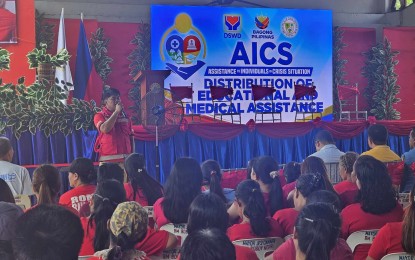 CamSur students start to receive aid under DSWD program