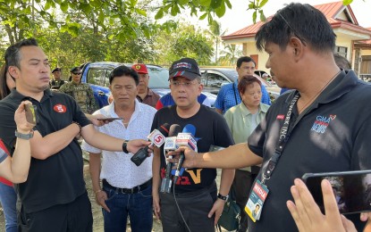 <p><strong>REGISTRATION.</strong> Commission on Elections chairperson George Garcia (2nd from right) and San Fernando, Bukidnon mayor Rogelio Yeke (2nd from left) during an interview after the conduct of satellite registration for Indigenous Peoples in Sitio Kalinawan, Barangay Kibongcog. Garcia said the Comelec and representatives of Miru Systems are ready to show members of the Senate the prototype of the automated counting machine to be used in the May 2025 National and Local Elections. <em>(PNA photo by Ferdinand G. Patinio)</em></p>