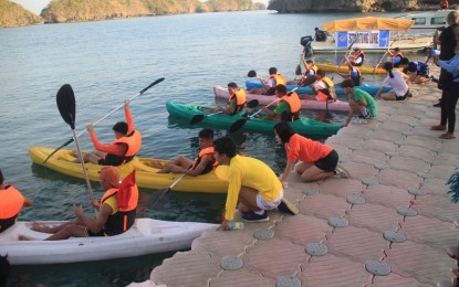 <p><strong>RACE</strong>. The participants of the first-ever Amazing Race Challenge at the Hundred Islands National Park in Alaminos City, Pangasinan on Friday (March 15, 2024). The event aims to promote Alaminos City as an eco-sport tourism hub. <em>(Photo courtesy of Mel Aguilar)</em></p>