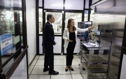 <p><strong>BUSINESS AGENDA</strong>. United States Department of State Secretary Antony Blinken (left) visits Amkor Technology, Inc. in Muntinlupa City on Tuesday (March 19, 2021). Blinken stressed that the CHIPS Act will bolster US-Philippines partnership in the semiconductor industry.<em> (Photo courtesy of Blinken's X page)</em></p>