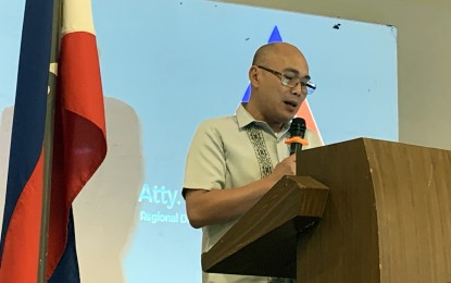 <p><strong>INTERNSHIP PROGRAM.</strong> Regional Director Joffrey Suyao of the Department of Labor and Employment 13 (Caraga Region) leads the signing of a memorandum of agreement (MOA) for the implementation of the Government Internship Program (GIP) in the region this year, in Butuan City on Tuesday (March 19, 2024). Fifteen government agencies and three local government units signed the MOA to implement the GIP in the region.<em> (PNA photo by Alexander Lopez)</em></p>