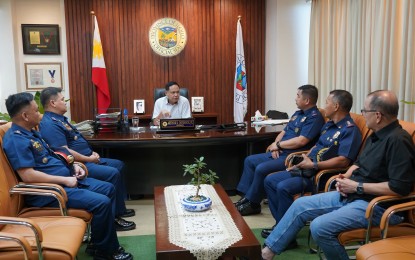<p><strong>COURTESY CALL.</strong> Iloilo Gov. Arthur Defensor Jr.(center) welcomes Police Regional Office in Western Visayas Brig. Gen. Jack Wanky (fourth from left) who paid a courtesy call on March 13, 2024. Defensor, in a media interview on Wednesday (March 20), said they discussed the idea of tapping the Bantay Dagat to monitor the entry of illegal drugs in coastal lines. <em>(Photo courtesy of Balita Halin sa Kapitolyo)</em> </p>