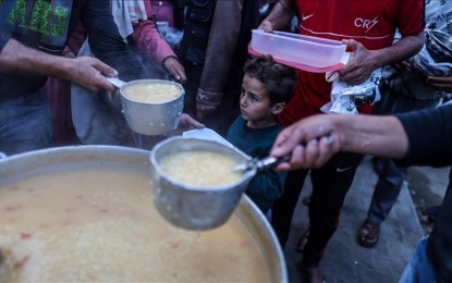 <p><strong>LIMITED FOOD.</strong> Red Cross expresses concern about food security in the Gaza Strip.  Jagan Chapagain, chief of the Red Cross, on Tuesday (March 19, 2024), called for immediate attention and decisive measures to address hunger in the enclave.  <em>(Anadolu)</em></p>