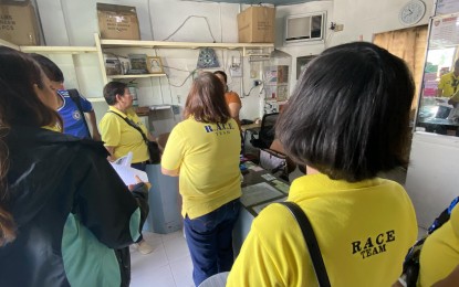 <p><strong>RACE CAMPAIGN</strong>. Social Security System (SSS) officials visit an establishment during the Run After Contribution Evaders (RACE) campaign in Legazpi City, Albay on Friday (March 22, 2024). A total of PHP613,950 is expected to be collected from six delinquent employers visited.<em> (PNA photo by Connie Calipay)</em></p>