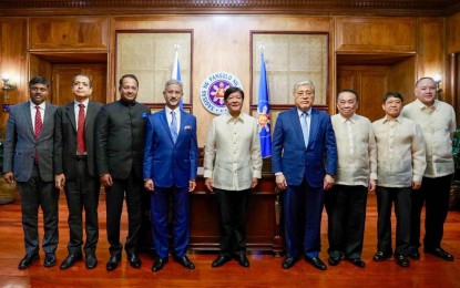 <p><strong>GRATEFUL NATION</strong>. President Ferdinand R. Marcos Jr. (center) welcomes Indian Minister of External Affairs Subrahmanyam Jaishankar (3rd from left) at Malacañan Palace in Manila on Tuesday (March 26, 2024). President Marcos expressed gratitude to the government of India for rescuing Filipino seafarers in the MV Confidence attacked by Houthi rebels in the Gulf of Eden on March 6. <em>(Photo courtesy of Bongbong Marcos Facebook)</em></p>