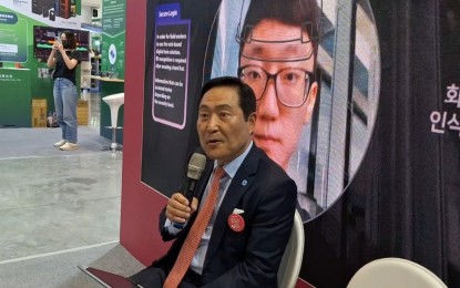 <p><strong>PEOPLE-CENTERED LIFESTYLE.</strong> Seoul Digital Foundation president Yo-sik Kang answers questions from journalists during the briefing on the sidelines of the 2024 Smart City Summit and Expo on March 21, 2024 at the Taipei Nangang Exhibition Center in Taiwan. Kang said the establishment of smart cities should be aimed at creating a people-centered lifestyle rather than just introducing new technologies. <em>(PNA photo by Benj Bondoc)</em></p>