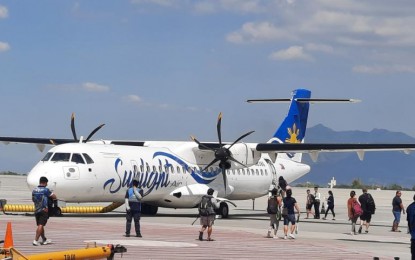 <p><strong>INAUGURAL FLIGHT.</strong> Passengers board Sunlight Air's inaugural flight to Coron from Clark International Airport (CRK) on Monday (April 1, 2024). The inaugural flight officially made CRK Sunlight Air's new hub. <em>(PNA photo by Kris M. Crismundo)</em></p>
