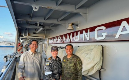 AFP chief visits Aussie frigate docked in Palawan