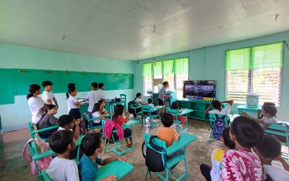<p><strong>ONSITE LEARNING.</strong> Learners attend classes inside a classroom in Pintuyan, Southern Leyte in this undated photo. Schools in Southern Leyte and Biliran town in Biliran province temporarily resorted to alternative learning modes on Wednesday (April 3, 2024) due to extreme heat. <em>(Photo courtesy of Buenaventura Elementary School)</em></p>