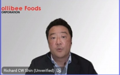 <p><strong>GLOBAL EXPANSION</strong>. Jollibee Foods Corp. (JFC) chief finance officer Richard Shin in a virtual media briefing on April 4, 2024. JFC said it aims to shift to franchising in growing its presence in the US market.<em> (Screenshot from Microsoft Teams)</em></p>