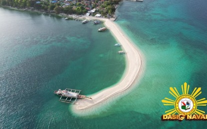 <p><strong>TOURIST HAVEN</strong>. The sandbar of Higatangan Island in Naval, Biliran. The island is all set for its annual summer event that is expected to draw at least 5,000 tourists from April 5 to 7, 2024.<em> (Photo courtesy of Naval local government)</em></p>