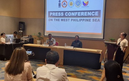 <p><strong>WPS INFO DRIVE.</strong> Philippine Coast Guard spokesperson Jay Tarriela (3rd from right), who is also designated spokesperson for the National Task Force West Philippine Sea, is joined by Philippine Information Agency Director General Jose Torres Jr. in answering questions from Cebu media in a press conference at the Savoy Hotel in Lapu-Lapu City, Cebu on Thursday (April 4, 2024). Tarriela said the national government is ramping up efforts to combat "fake news" and pro-China narratives that are undermining the Philippine government's position on the West Philippine Sea issue. <em>(PNA photo by John Rey Saavedra)</em></p>