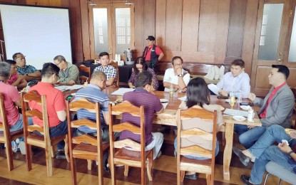 <p><strong>CONSULTATIVE MEETING</strong>. Negros Oriental provincial administrator Arthur Fran Tolcidas (right) presides over the meeting at the Capitol on Friday (April 5, 2024) on issues related to the El Niño. One of the highlights of the meeting was to determine whether there is already a need to declare the province under a state of calamity. <em>(Contributed photo)</em></p>