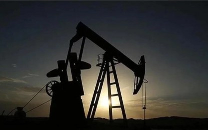 Oil prices rise with Middle East tensions