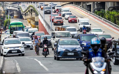 <p><strong>ROAD CLOSURE.</strong> The southbound traffic on the EDSA-Kamuning flyover in Quezon City on April 10, 2024 prior to its partial closure. Motorists can now report online scams and erring drivers through a quick response SMS hotline. <em>(PNA photo by Robert Oswald P. Alfiler)</em></p>