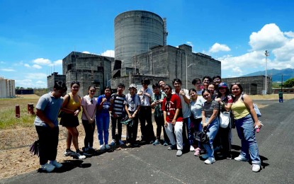 <p>ALTERNATE SOURCE. Students of the University of the Philippines-Diliman, Quezon City visit the mothballed Bataan Nuclear Power Plant in Morong on April 14, 2024. Philippine Nuclear Research Institute executive director Carlo Arcilla said in an interview Tuesday (May 7) that nuclear has four million times more energy than gasoline and is available 90 percent of the time as it is not dependent on the weather. <em>(PNA photo by Ben Briones)</em></p>