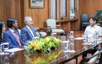<p><strong>POSSIBLE COLLABORATION.</strong> President Ferdinand R. Marcos Jr. meets with former United Kingdom Prime Minister Anthony Blair at Malacañan Palace in Manila on Wednesday (April 17, 2024). During the meeting, Marcos discussed the possible collaboration with Blair’s non-profit organization, Tony Blair Institute for Global Change, on various initiatives. <em>(Photo from the Presidential Communications Office)</em></p>